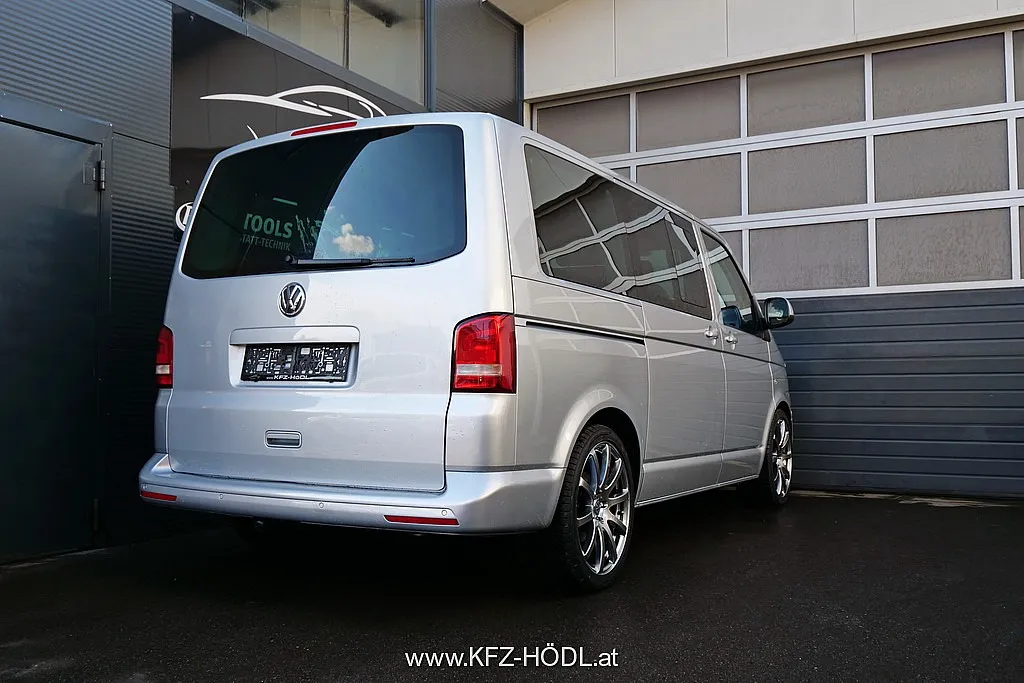 Volkswagen Caravelle Comfortline 2,0 BMT BiTDI D-PF DSG Image 2