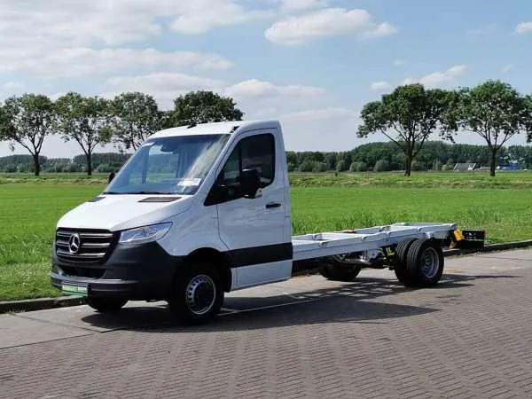 Mercedes-Benz Sprinter 519 CDI Image 2